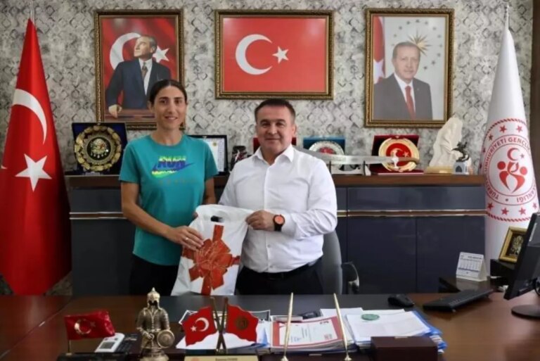 sampiyon-sebahat-demirden-ziyaret-29rV8wKq.jpg