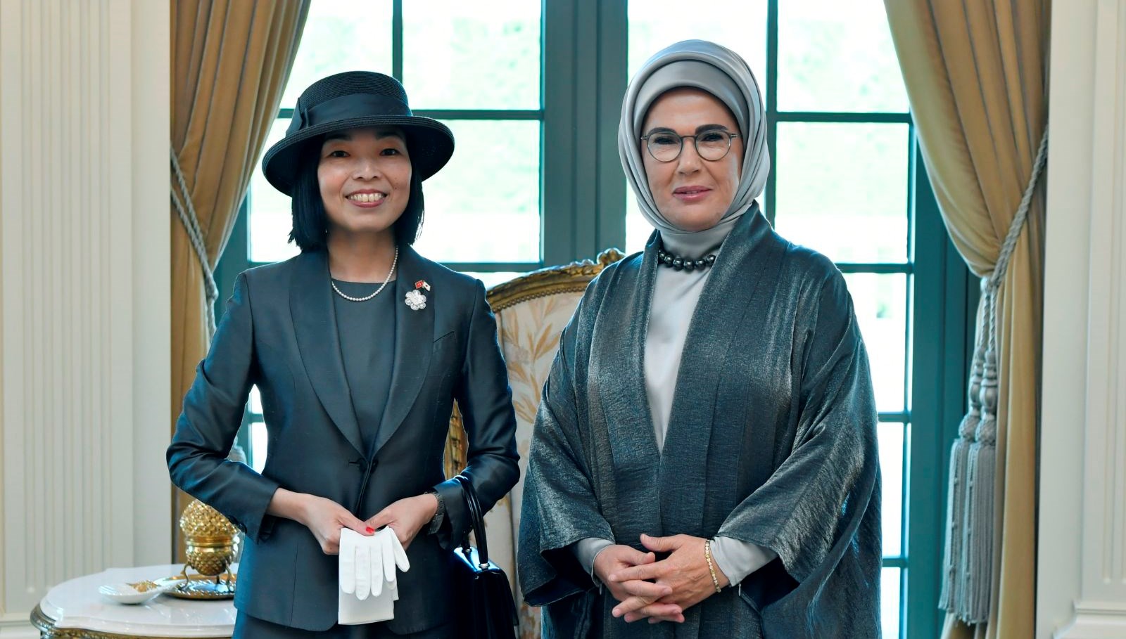 Emine Erdoğan, Japonya Altes Prensesi Mikasa ile bir araya geldi