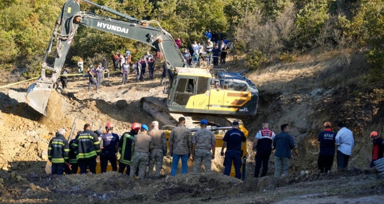 Manisa’da kuyu kazarken göçük altında kalan iki kişi hayatını kaybetti