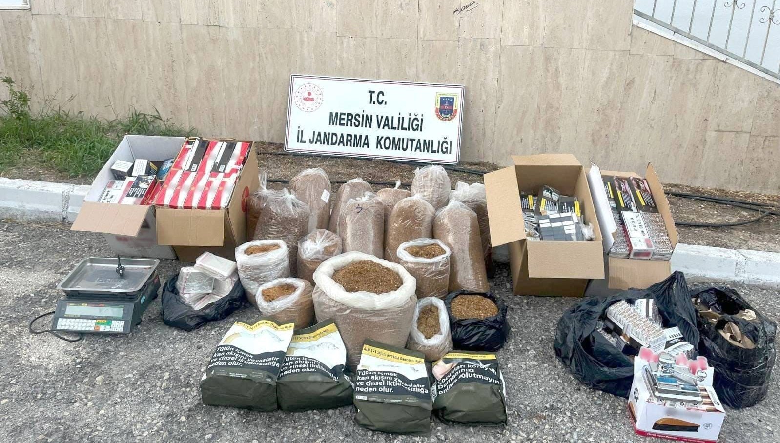 Mersin’de kaçak sigara ticareti yapan şüpheli yakalandı