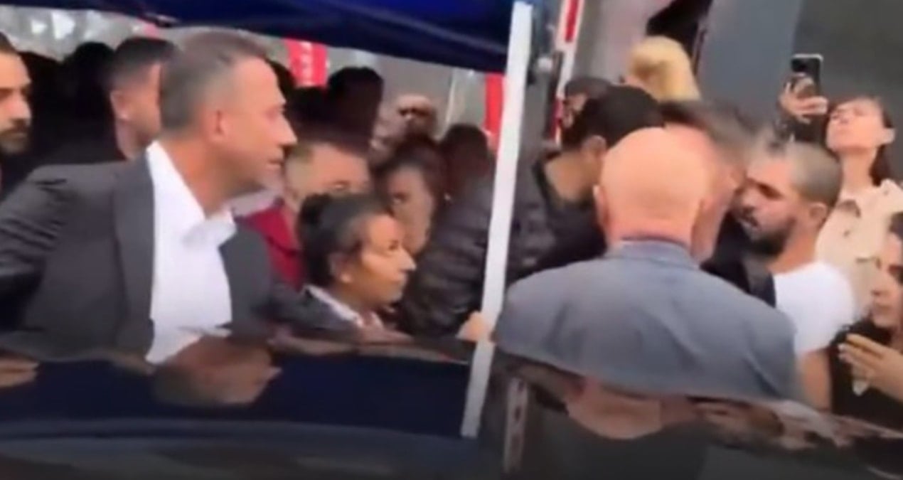 Sabaha kadar nöbet tutan CHP’li vekiller kalabalığa karışan sivil polisleri tek tek tespit etti