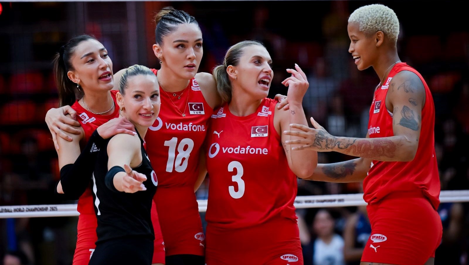 Sizinle gurur duyuyoruz: Filenin Sultanları dünya ikincisi!