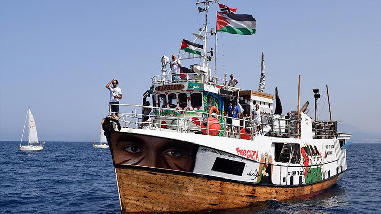 Aktivistler vazgeçmiyor: 11 gemi ablukayı yarmak için Gazze yolunda