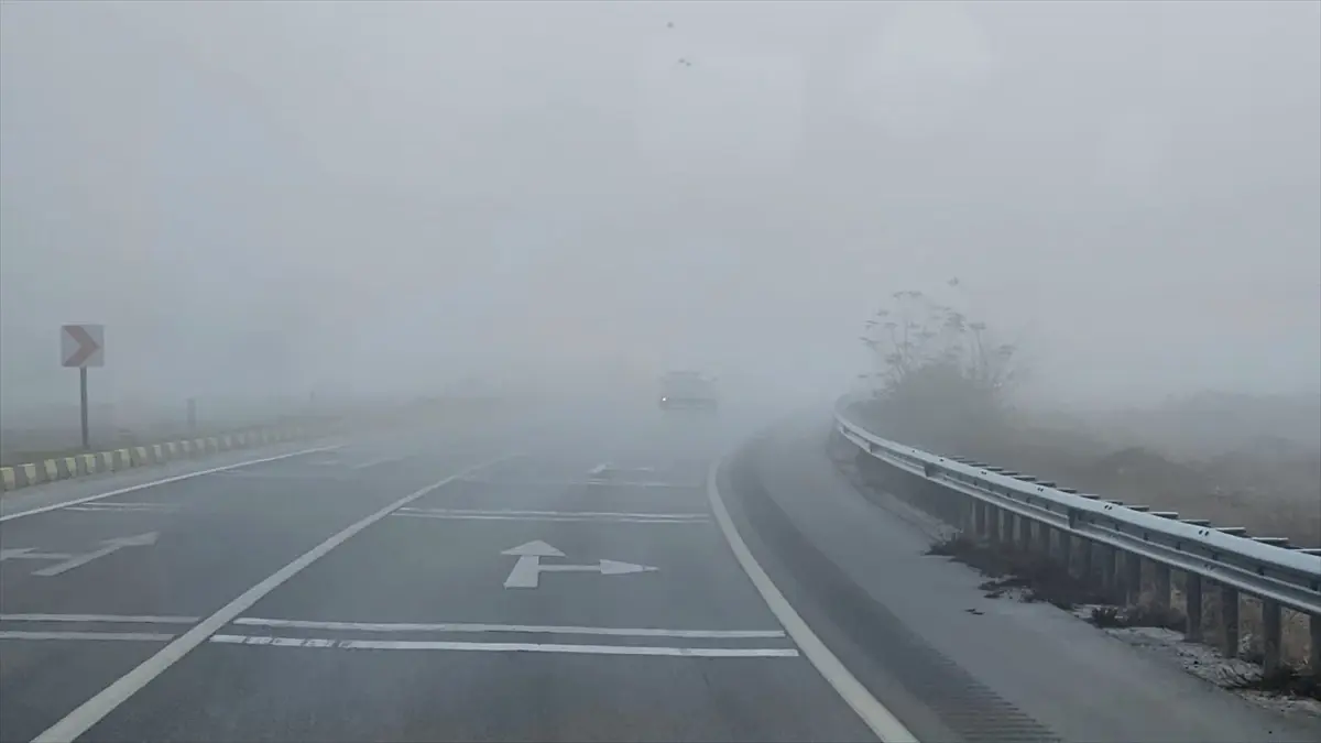 Çankırı-Ankara yolunda sis etkili