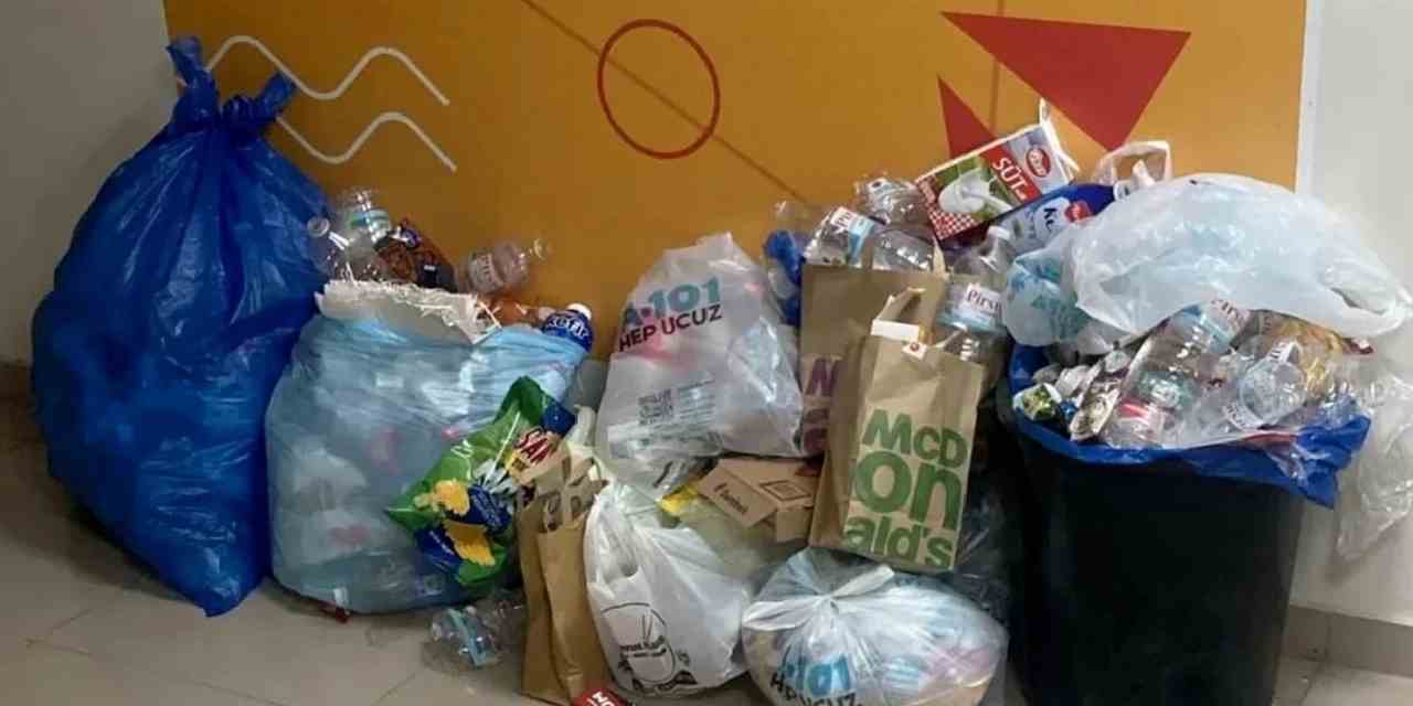 KYK yurdunda çöp isyanı