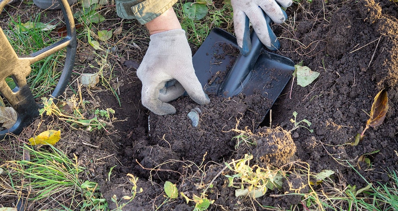 Toprağa kazmayı vuran evine servetle döndü: Define avında rekor kırıldı