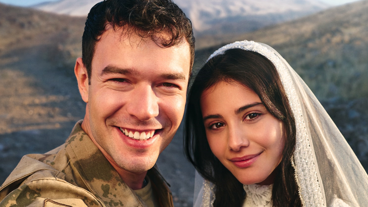 Sevdiğim Sensin dizisinin afişi yayınlandı