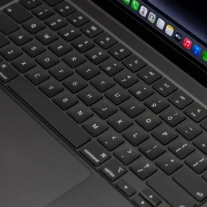 Yeni MacBook Pro Ekranında Korkunç Hata
