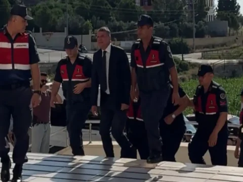 Silifke Belediyesi’ne operasyon: Belediye Başkanı ile 18 kişi adliyeye sevk edildi